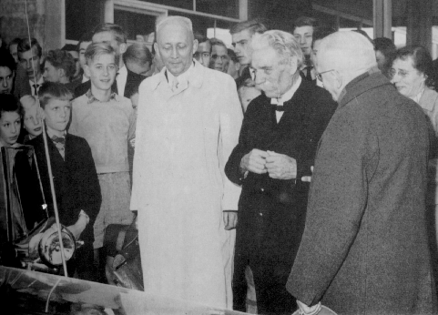 Albert Schweitzer zu Besuch im ASG (1959)